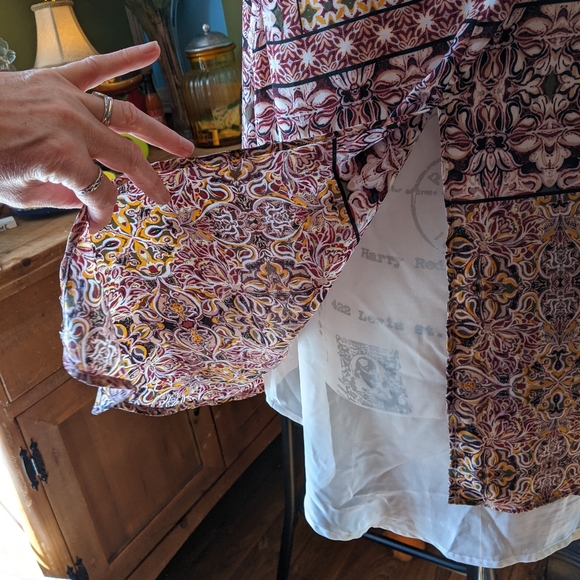 Fourteenth place sleeveless blouse - Picture 2 of 10